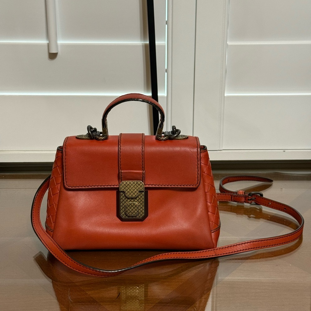 Bottega Veneta Intrecciato Piazza Crossbody Bag